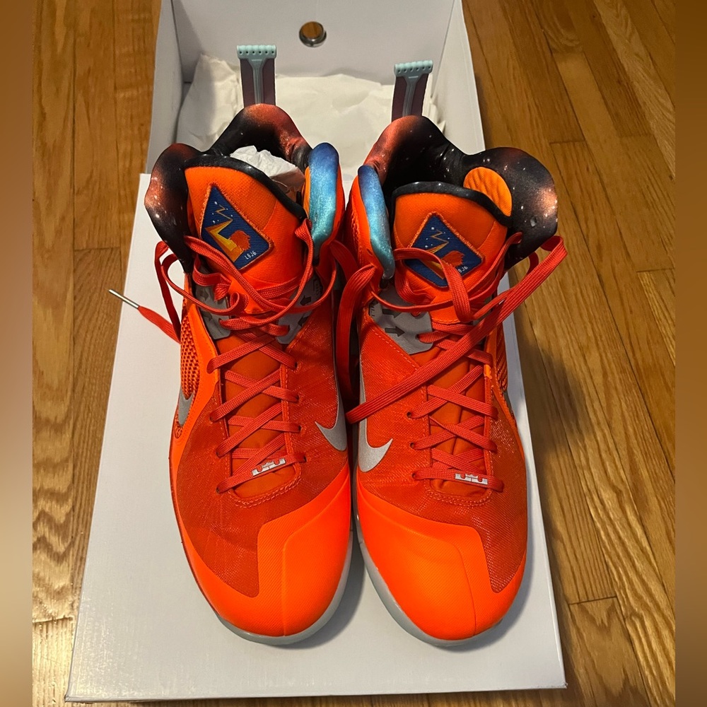 LeBron 9 - Big Bang. Men size 13. Worn 2-3 times indoors. With box.